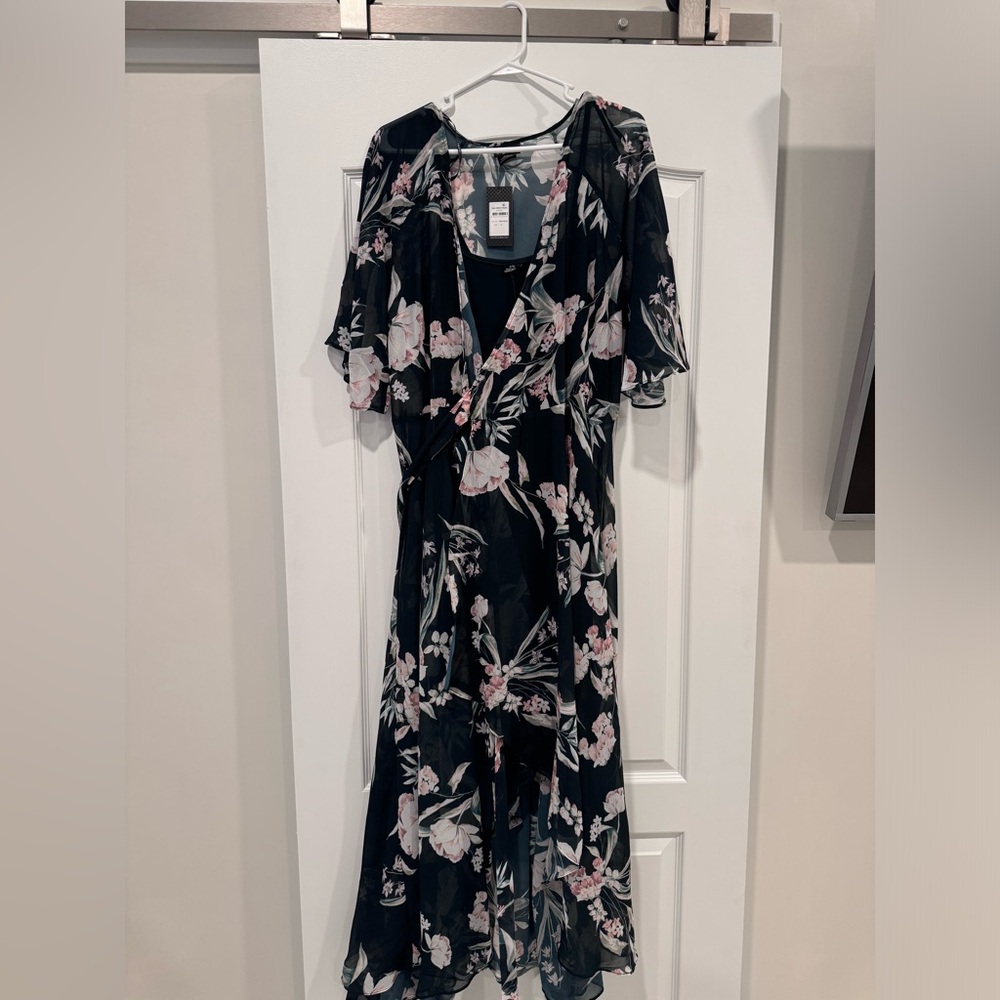 City Chic Dark Green Floral Wrap Dress Size 16 New With Tags